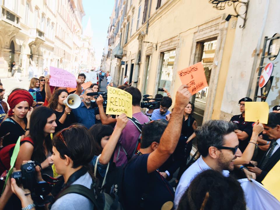 ZeroViolenza's tweet image. Il saluto del #FertilityFake al convegno sul #FertilityDay di Roma bit.ly/2cvNPIF @Sign_naF @maricadipierri @DinamoPress