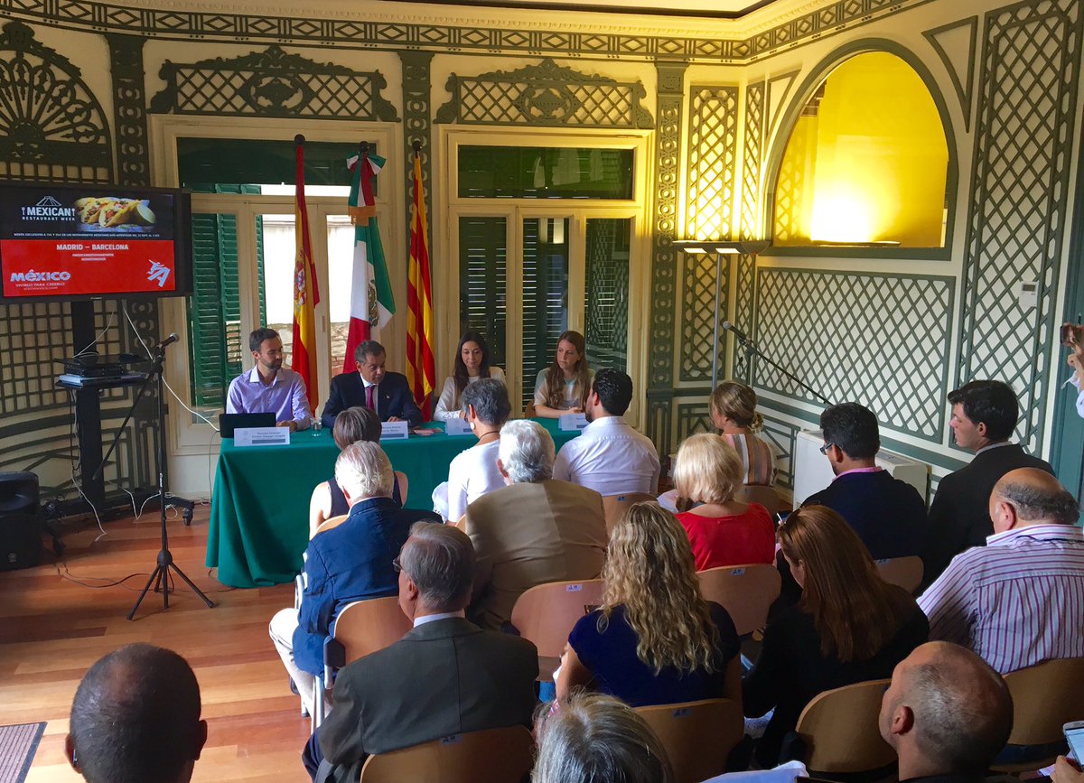 ConsulMexBCN's tweet photo. Comienza la presentación del #MexicanRestaurantWeek 🇲🇽 en Barcelona con @atrapalo en @ConsulMexBCN @FidelHerrera https://t.co/hkHUNWtB9A