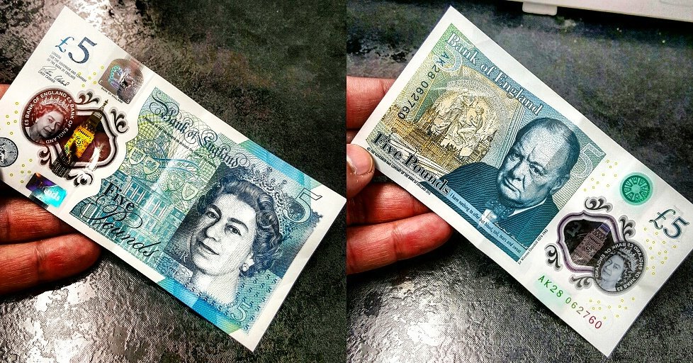 wookie4743's tweet image. My first new #FivePoundNote 💷

Bizarre 😲

Feels like #manopoly money!! 💰💰