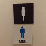 何このiPhoneの充電マークみたいなトイレｗデザイナー自己満足しすぎでしょ!