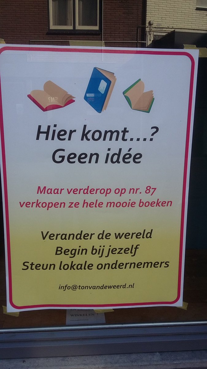 Trojetweet's tweet photo. Verderop in de straat. ... https://t.co/gMmP00L1IP
