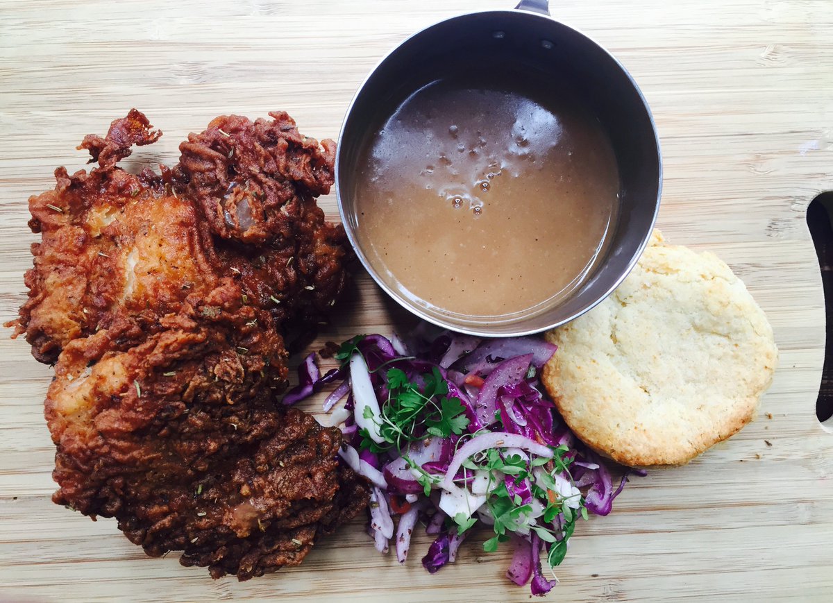 ThekitchenLeic's tweet photo. This weeks special... Fried chicken with a fresh biscuit and home made gravy https://t.co/hBE8AyAYXq