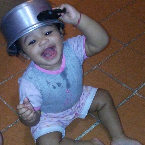 Rubinho08_'s tweet photo. Eu tenho a filha mais linda, mais gostosa, mais esperta do mundo #MinhaPrincess #LiliMaluquinha #MinhaTropete 👑💞😍 https://t.co/kMJJAV6IK6