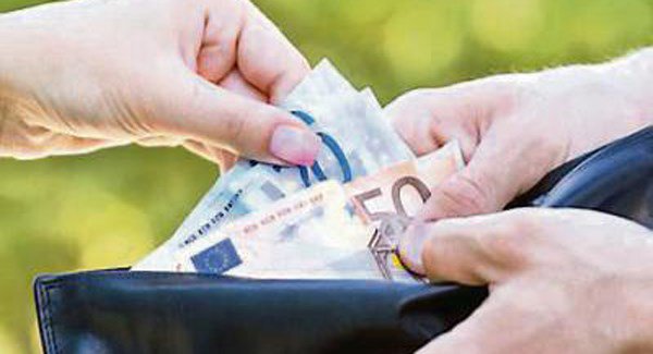 irishexaminer's tweet photo. #iefarmpoll: Just 1 in 4 farmers satisfied with Tams https://t.co/gtBBWpWgox (GM) https://t.co/LpL0CF9TN9