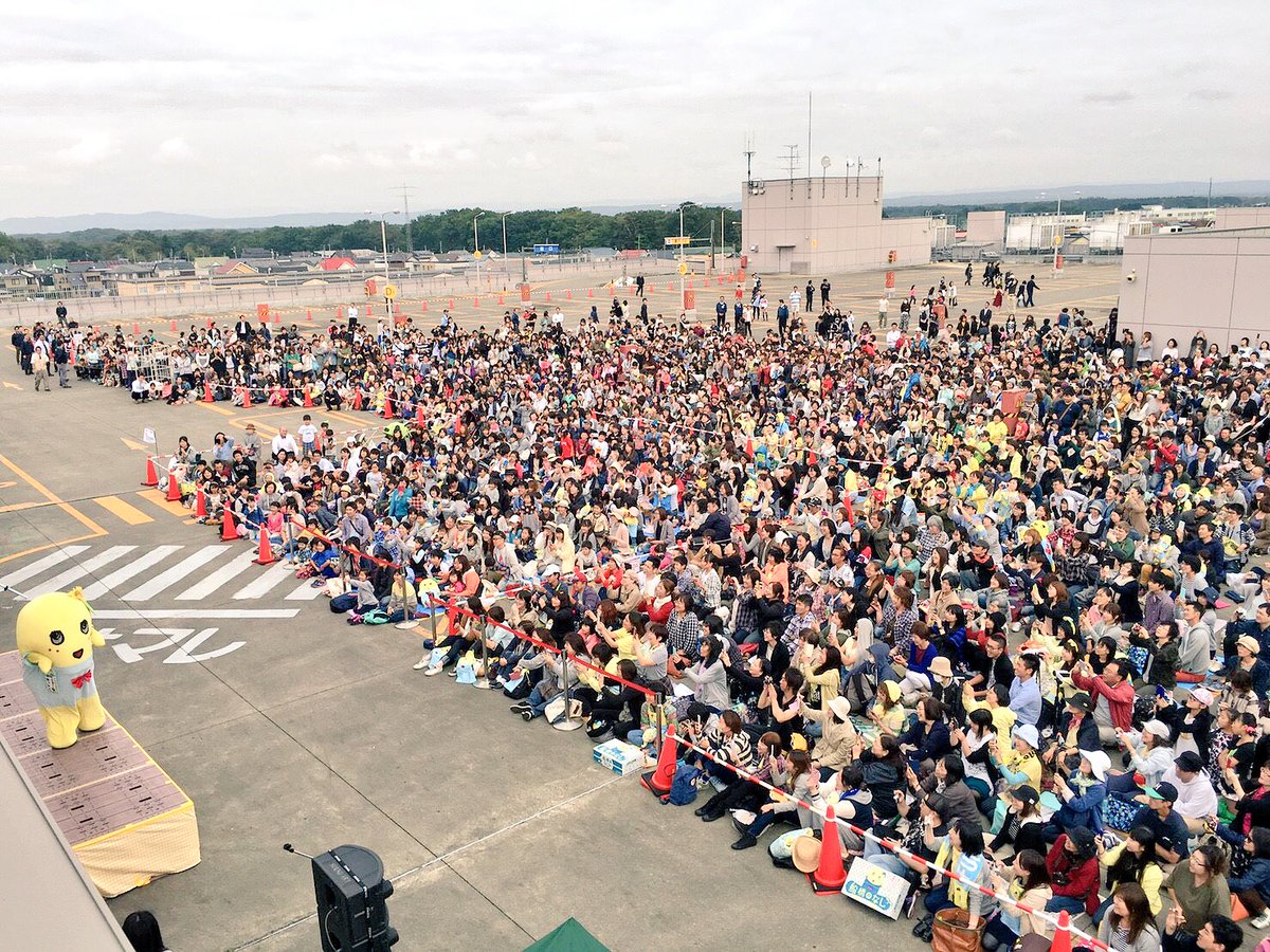 ふなっしー スーパーアークス長都にこんなにも沢山来てくれて本当にありがとなっしー ヾ ノみんなに会えて楽しかった なっしー またくるなっしー さー北海道の美味しいもの食べるなっしー うにうにいくらー 北海道 はいっ