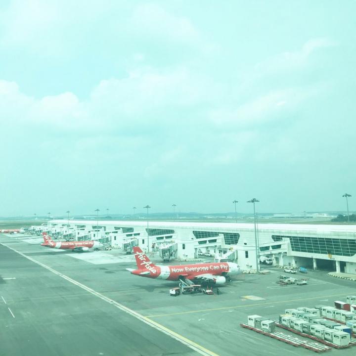 Come hangout with me > Makan on #BIGOLIVE. web.live.bigo.sg/2122385291#147…