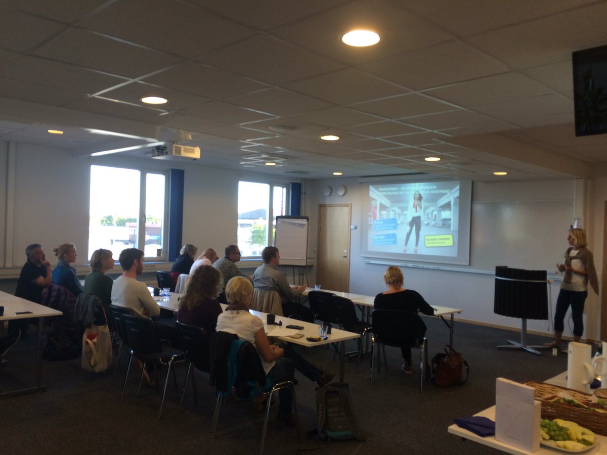 bjornwendle's tweet photo. "Möjligheter med parkering" engagerar i kommunerna - såväl liten som stor #frukost #seminarium #trivector https://t.co/iKGMdIqwLA