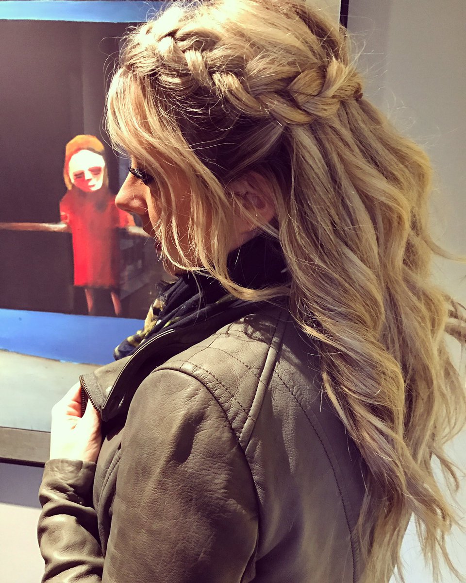 yummololaberry's tweet photo. Braids today... thanks @fotinihatzis for working your braid magic! I feel like Lagertha from Vikings! #braids #lagertha #vikings #melbourne https://t.co/CgCD8Ca1C8