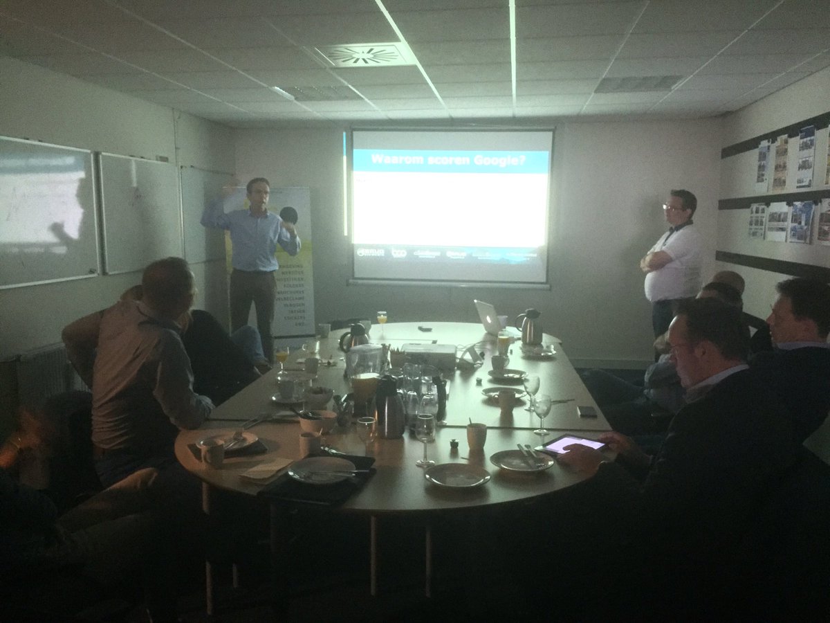 Netwerkbijeenkomst bij @bcoreclameburo te Kampen. Uitleg #zoekmachines, #socialmedia.