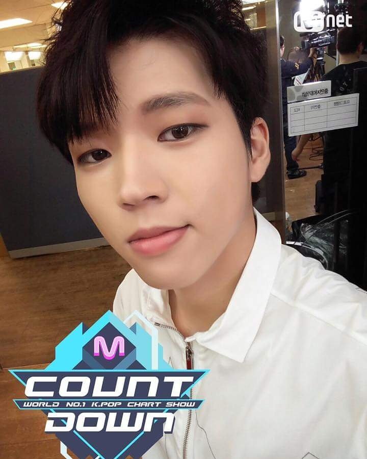Nureeyah_5's tweet photo. #INFINITE จะขึ้นโชว์เวทีครั้งแรกในรายการ #Mcountdown วันนี้สี่โมงเย็น...อย่าลืมติดตามพี่อินกันด่วยน่ะค่าา.
#INFINITE_ONLY
#COMEBACK_INFINITE https://t.co/qTdAr1xRrS