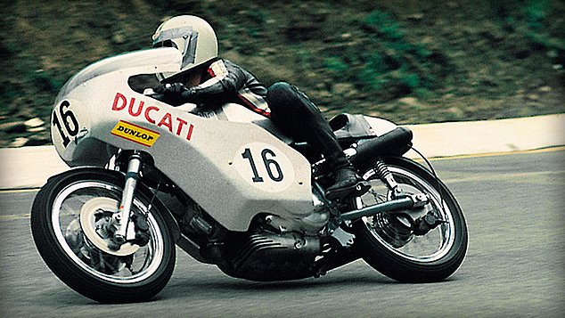 BIkes_World's tweet photo. 1970 Paul Smart wins the Imola 200 on a Ducati 750cc https://t.co/xaW59DjWOn