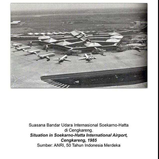 ivandryRs's tweet photo. Tampak dari atas bandara Soekarno-Hatta tempoe doeloe. 71 th Indonesia merdeka
#T3untukIndonesia #AP2untukIndonesia https://t.co/M0LucdIwVG
