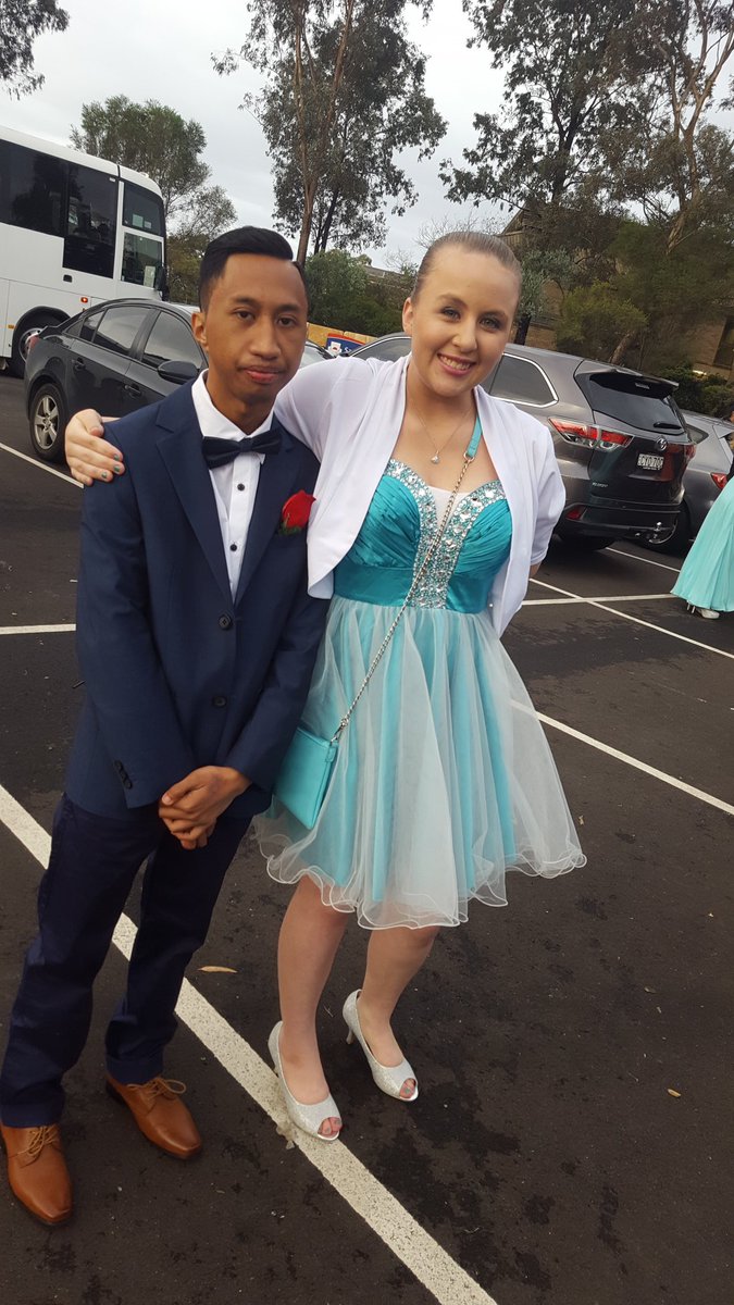 SusannahRadkew1's tweet photo. Congratulations graduating class of 2016 @SarahRedfernHS #SRHSFormal16 #lovemyjob https://t.co/H0CVlGfv60
