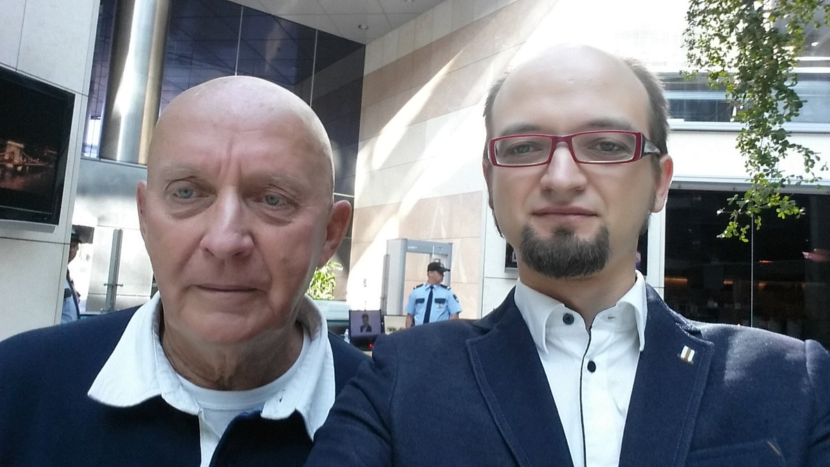 Dziś #DzienBezSamochodu. W <a href="/TVN24BiS/">TVN24 BiS</a> rozmawialiśmy o tym właśnie z Jerzym Dziewulskim.  A teraz od słów do czynów: hop na rower i do biura.