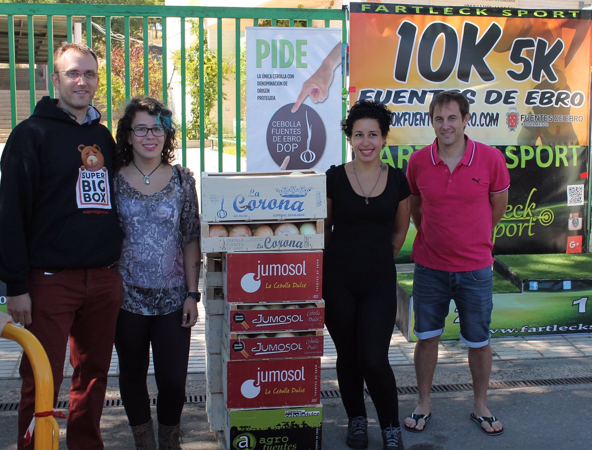 superbigbox's tweet photo. Gracias a la #DOPCebollaFuentes, el domingo pasado realizamos la entrega del premio más original del año. Recibiendo su peso en cebollas. ;) https://t.co/YSzhOXwsd0