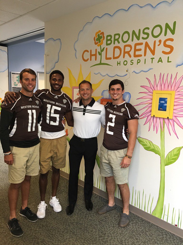 Coach_Fleck's tweet photo. These student athletes continue to serve &amp; give our community in a REAL way!  Changing perspectives &amp; responses! RTB! https://t.co/KwLnBewLAs