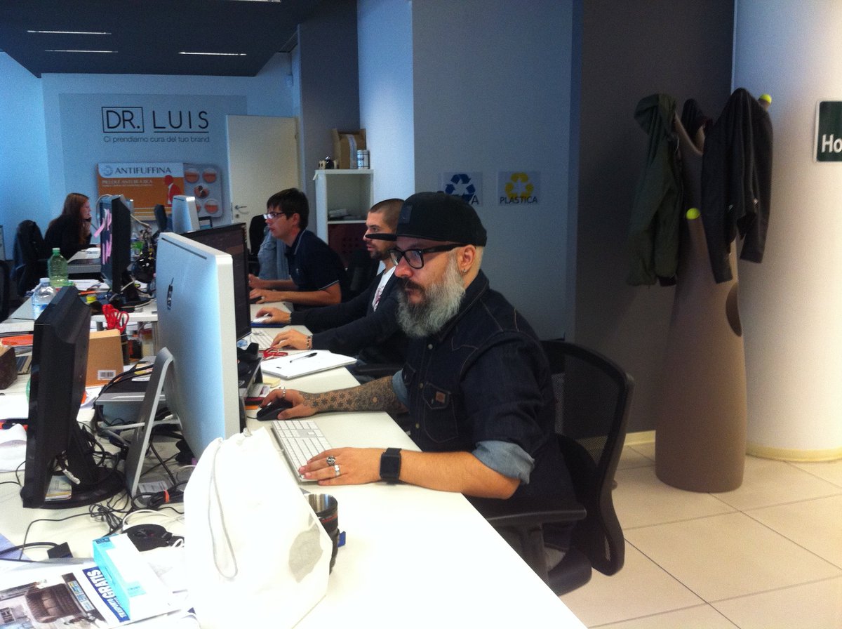 Luis_it_Bologna's tweet image. "Il mattino ha l'oro in bocca". Buongiorno da LUIS.it! #vitadagenzia #agencylife #luisit #creatività #agenziadicomunicazione #bologna