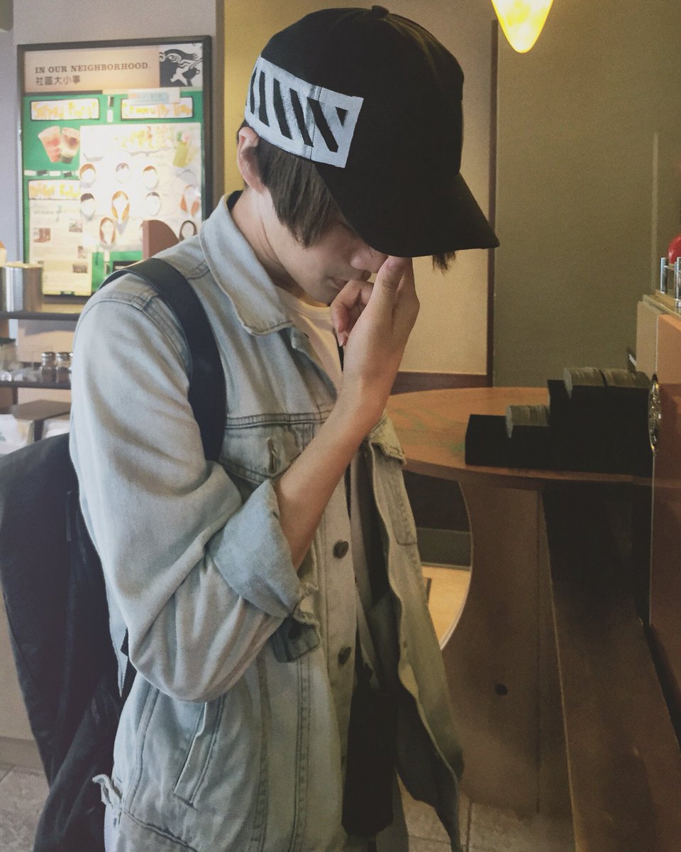 ioHansC's tweet photo. need coffee.
#Starbucks #morningCoffee #TaipeiCity #Production #Work #Music #Recording #DoItForHans https://t.co/glP34jfuSK