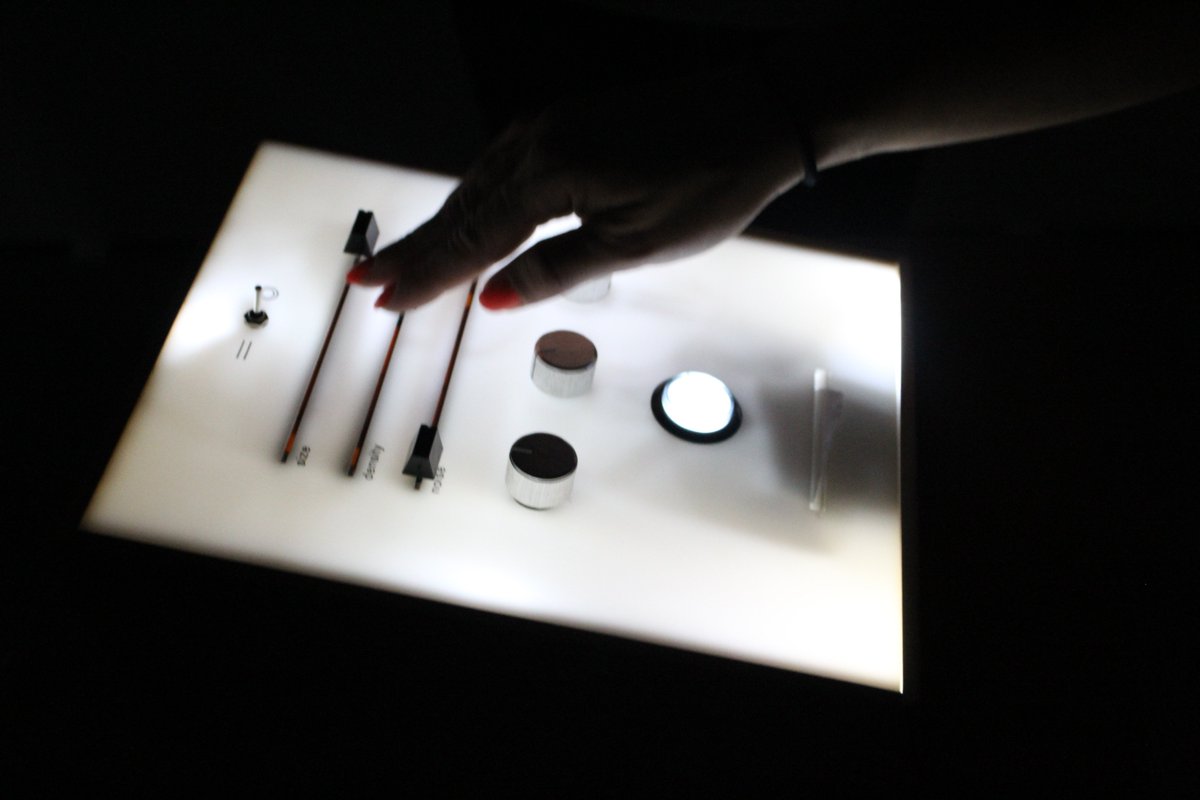 HM_UX_designlab's tweet photo. Pendant la #NantesDigitalW et #Scopitone, venez découvrir les différentes activités proposées par les étudiants du READi design lab! #Nantes https://t.co/MmGHFenmka