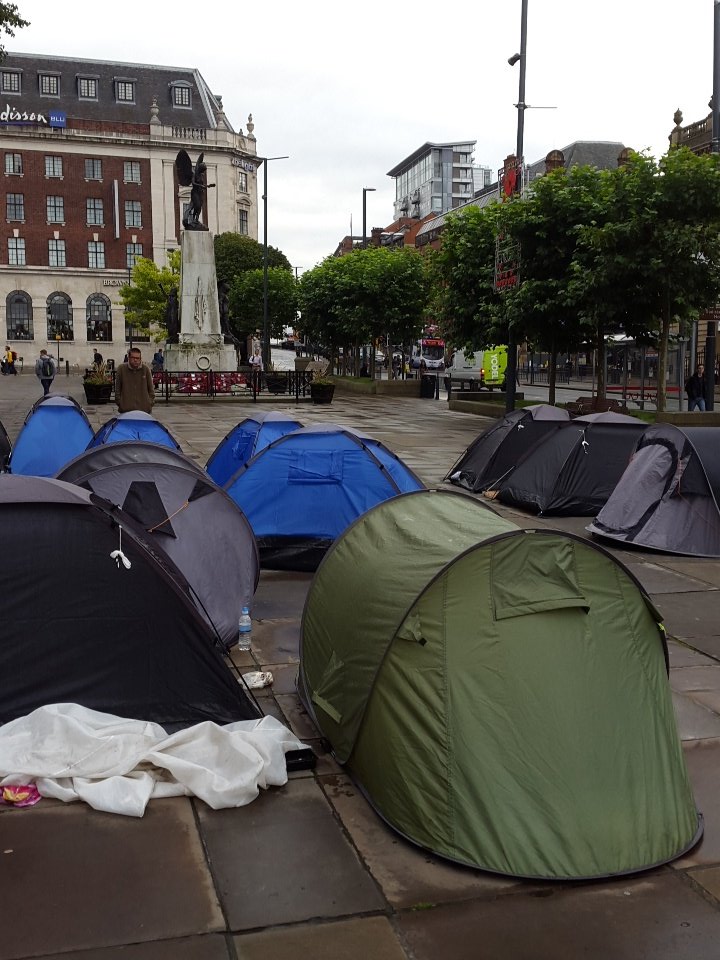 MattDMillington's tweet photo. This 'Tent City' was set up last night in Leeds by a group campaigning for better treatment of the homeless. https://t.co/EALliTDNYH