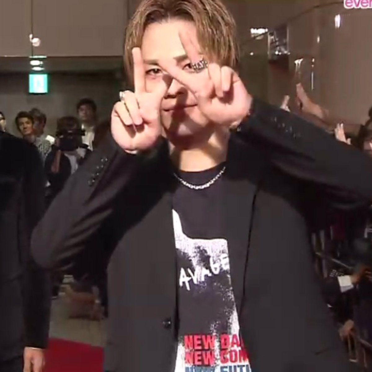 3jsb Twitter પર かわいいかわいいかわいい 臣ちゃん可愛すぎ 輪っかのこと忘れてあげる Red Rain早く見たいなぁ 完成披露試写会もレッドカーペットも応募したのになぁ 初日は行く 登坂広臣 Takahiro 斎藤工 High Low Theredrain 雨宮兄弟