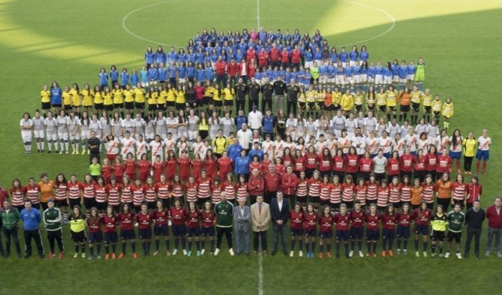 OsirisAzote's tweet photo. El Club Atlético Osasuna presenta su proyecto para potenciar el fútbol femenino. Ojalá más iniciativas como ésta.. https://t.co/LpIfuTYUYG https://t.co/lEuAZ3TOis