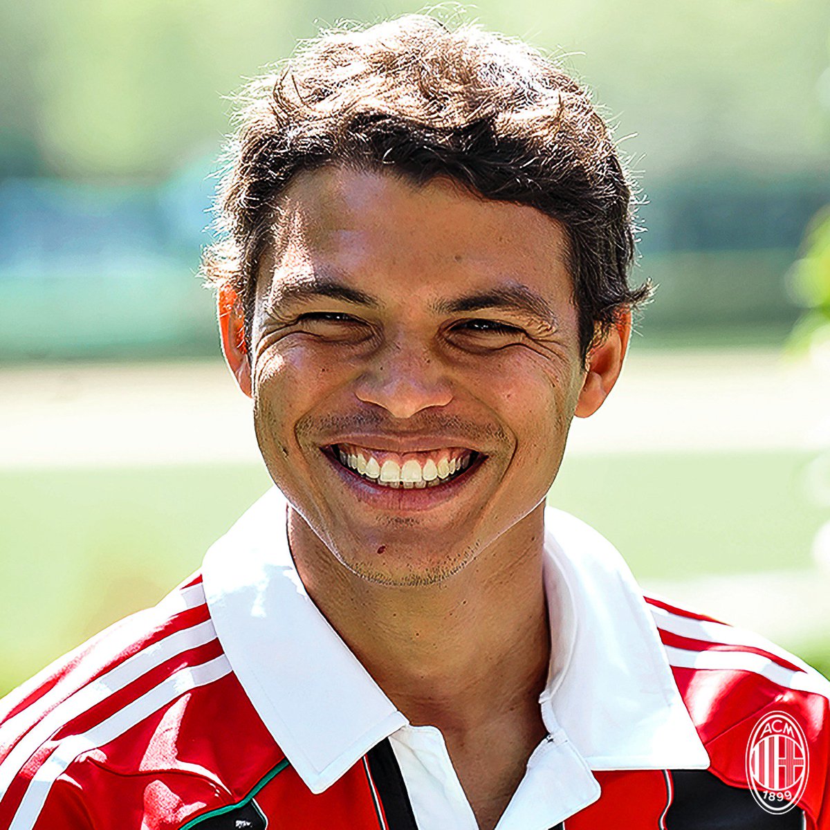 acmilan's tweet photo. Wishing you many happy returns on your 32nd birthday! Parabéns @tsilva3 🎂🇧🇷! https://t.co/l2Jw6FOMT5