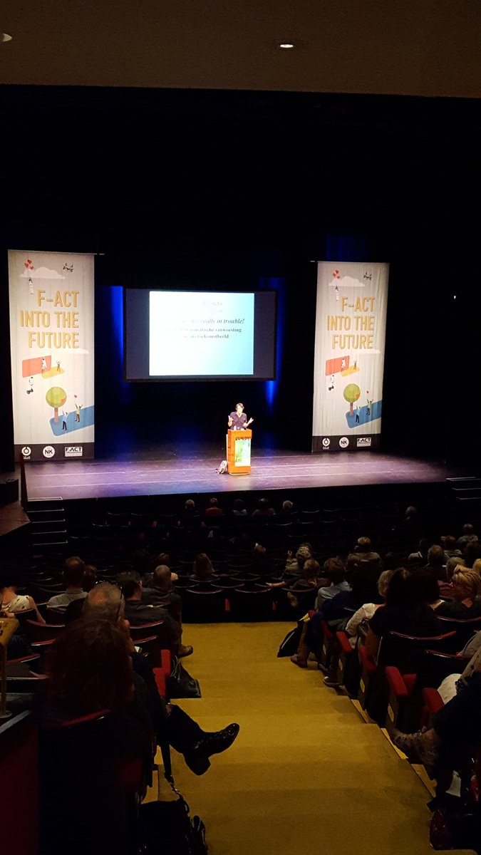 factcongres2016's tweet photo. Wouter Custers vertelt in de Grote zaal over zijn visie op de toekomst #fitf2016 https://t.co/XQkBYvAtvt