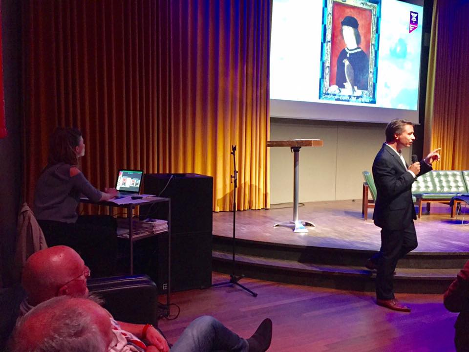 Van positionering naar productie van het #Bosch500 café, Steffie draait haar hand er niet voor om. Klopt als een Bosch.. eh, bus. <a href="/jbosch500/">jheronimusbosch500</a>