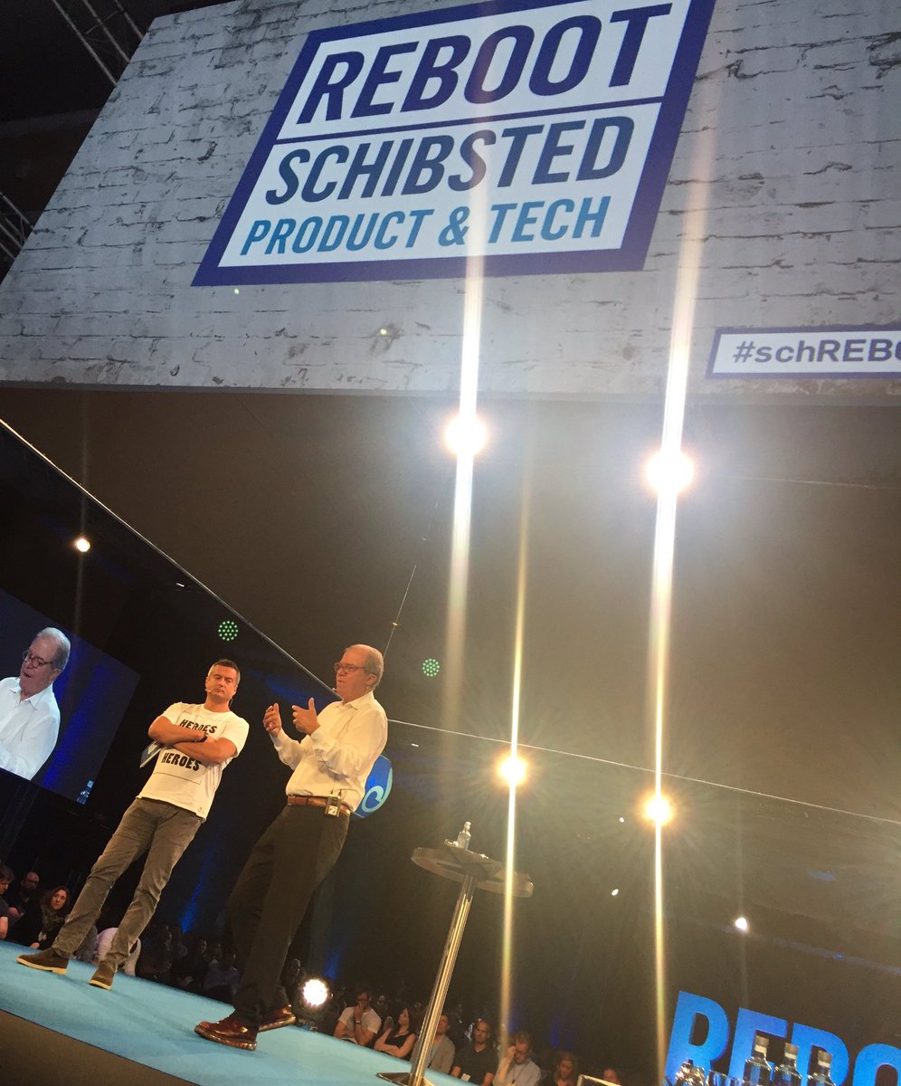 melanylibraro's tweet photo. "the best focus you can have is to have peripheral vision" #schREBOOT thanks Prof @nnegroponte https://t.co/cUbSXznCrR