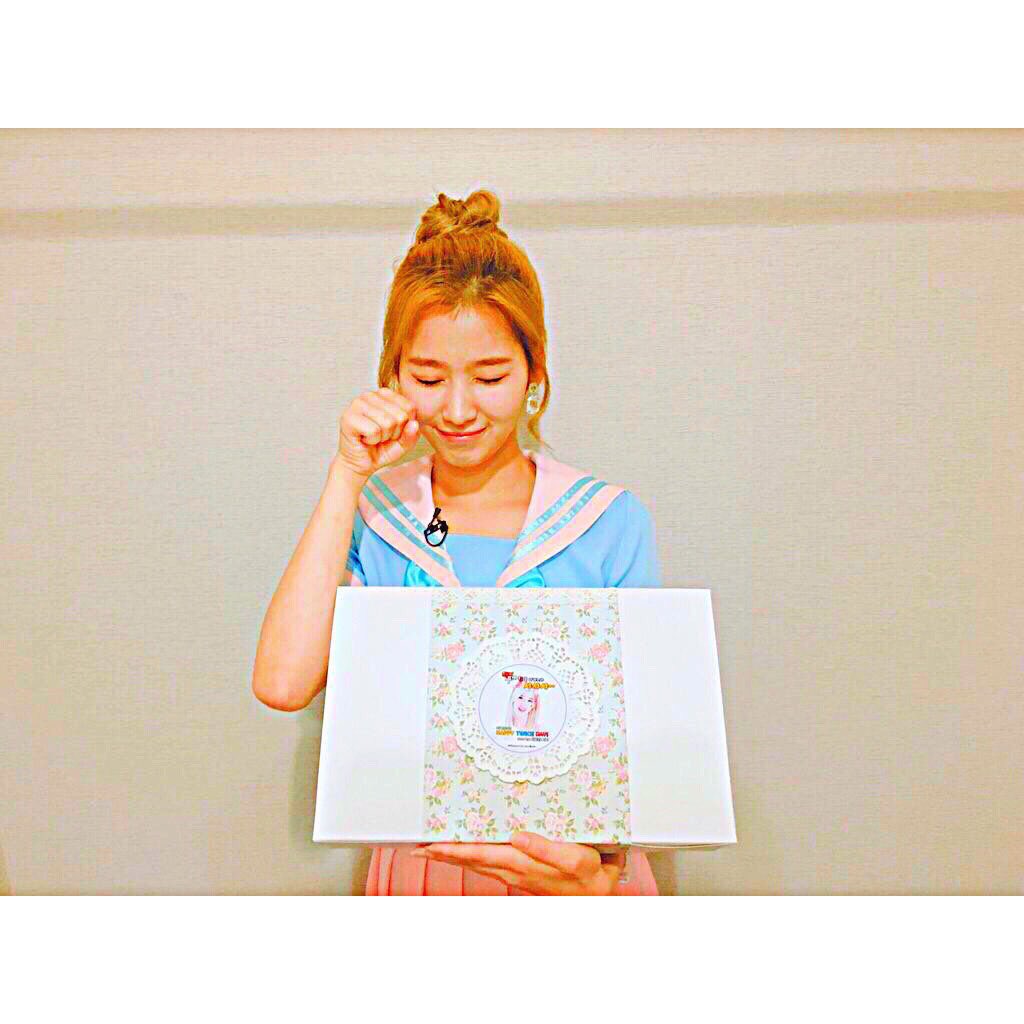 mpnpMjwdgdgm's tweet photo. 初タグです👍🏻💚💛

✔#TWICE 
✔モモ寄りのオールペン💗
✔韓国語勉強中🇰🇷
#Twitter上にいるTWICEペンさん全員と繋がるのが密かな夢だったりするのでとりあえずこれを見たTWICEペンさんはRTとフォローしていただけると全力でフォローしに行きます https://t.co/1BTqPaVoW5
