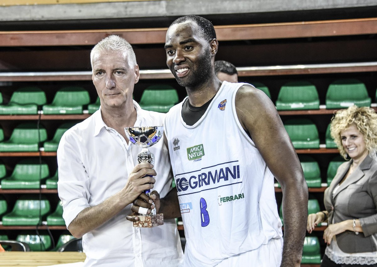 GermaniBrescia's tweet photo. Montichiari, Trofeo Mingotti: #Germani Basket #Brescia vs @scaligerabasket, la gallery fotografica del match - https://t.co/59X69E7ml2 https://t.co/tySpFZEyKa