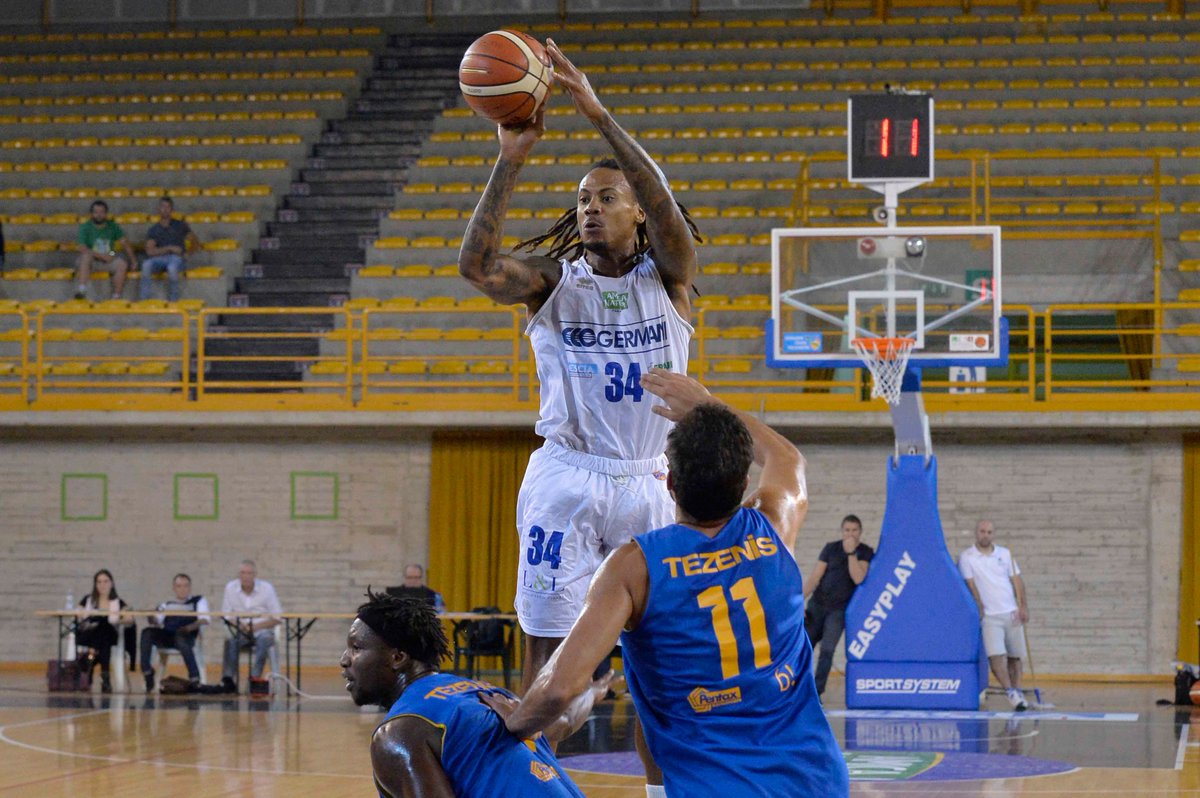 GermaniBrescia's tweet photo. Montichiari, Trofeo Mingotti: #Germani Basket #Brescia vs @scaligerabasket, la gallery fotografica del match - https://t.co/59X69E7ml2 https://t.co/tySpFZEyKa