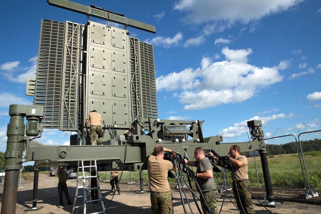 CALBRECHT83's tweet photo. #EFB3 #DCRC Holzdorf im Baltikum - RAT31Deployable Air Defense Radar @leonardo_live https://t.co/KrReGRDOsx https://t.co/DO3t7P5Y4B