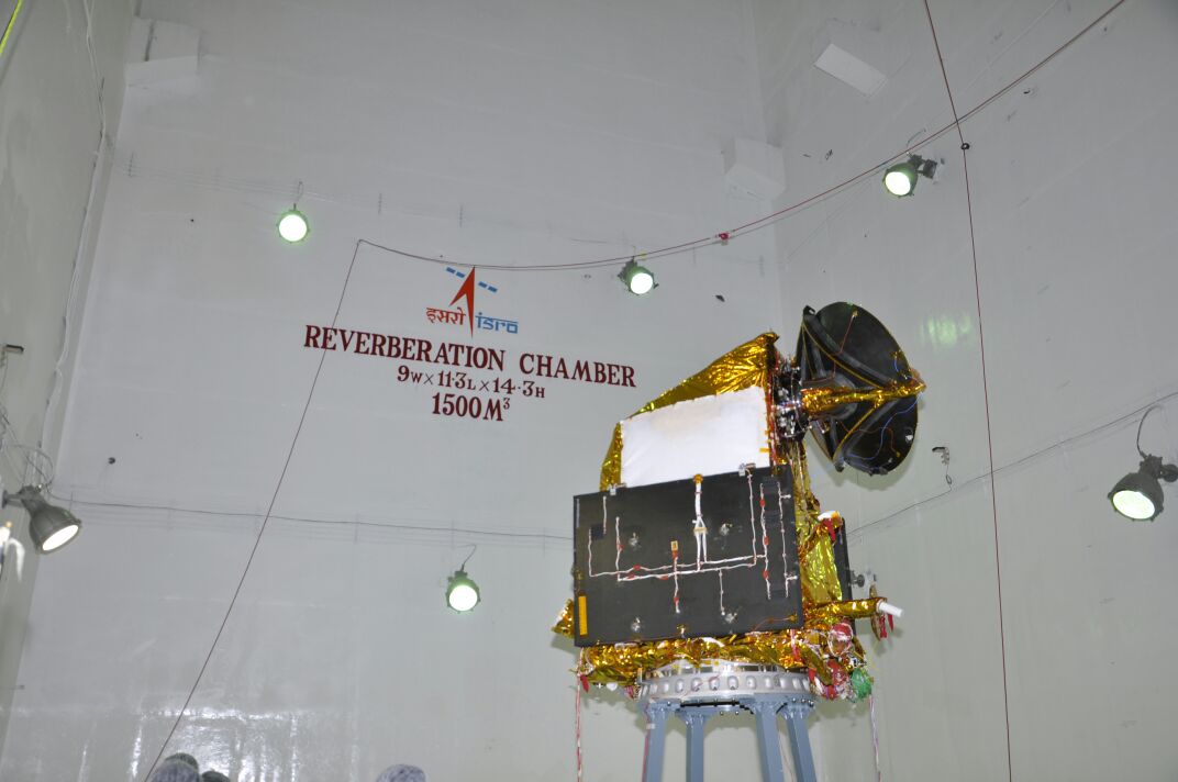 nitin_nitingarg's tweet image. #SCATSAT1 satellite being tested in #Bengaluru ahead of launch on September 26th 👏👏
#ISRO