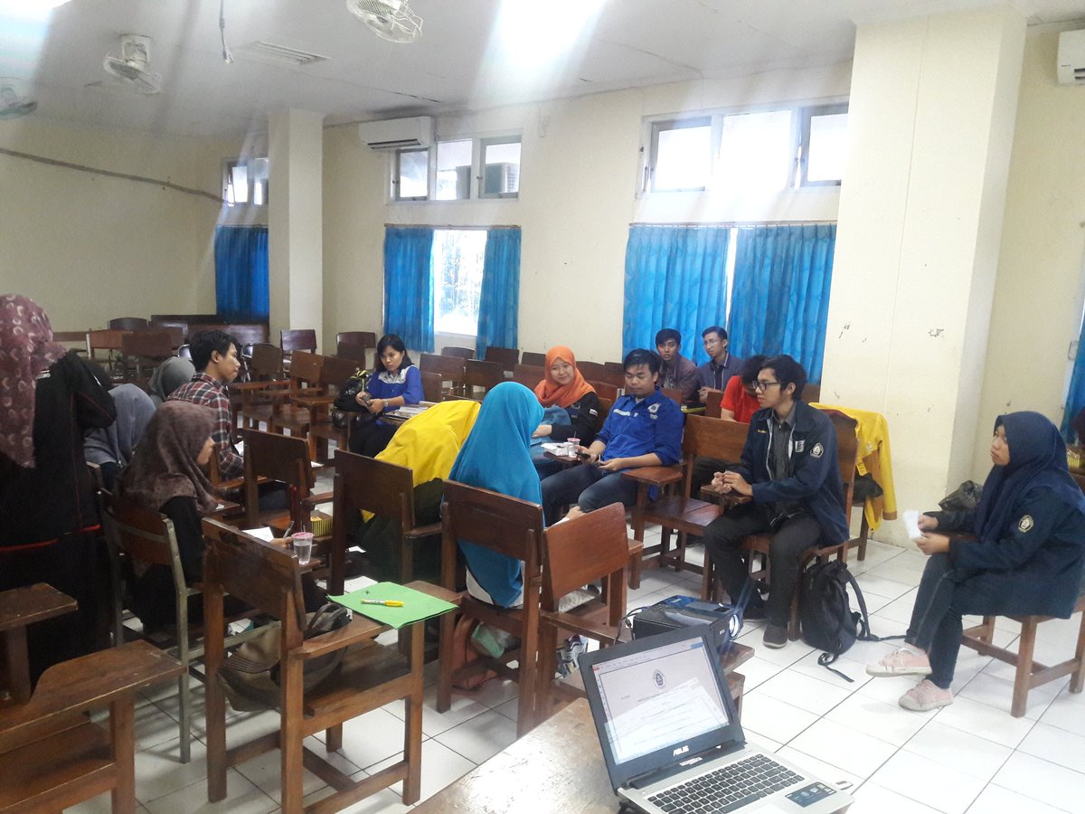 Sedang berlangsung lingkar riset ke 4 bertempat di Ruang D305 Gedung FPIK. 😀😀