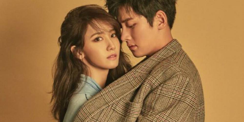 allkpop's tweet photo. YoonA falls into Ji Chang Wook's arms in 'Vogue'
https://t.co/eUhEPGy6rx https://t.co/E6RHH1mgFR