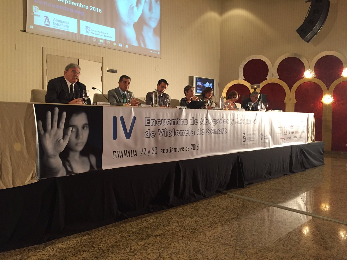 _TorresAbogados's tweet photo. Primer día de las Jornadas de encuentros de abogados de #ViolenciadeGénero con la intervención de nuestro socio y decano @Etgboza https://t.co/1Gg1PtW0Jq