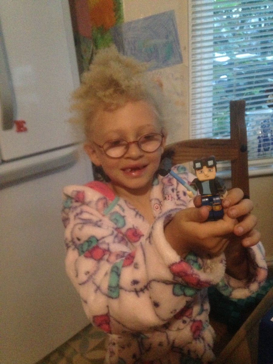 FleekSPMU's tweet photo. #RubyMaeDB stoked to receive @GamingWithJen @dantdm action figures for her 6th birthday and her PS4! Please wish her a HB if you can guys! https://t.co/BSjANkSU42