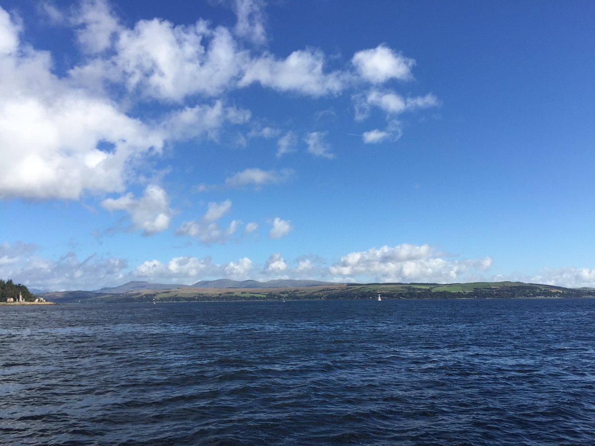 ajselwood's tweet photo. Not my standard commute #Dunoon #retail #ridgellp https://t.co/927zL2q7bE