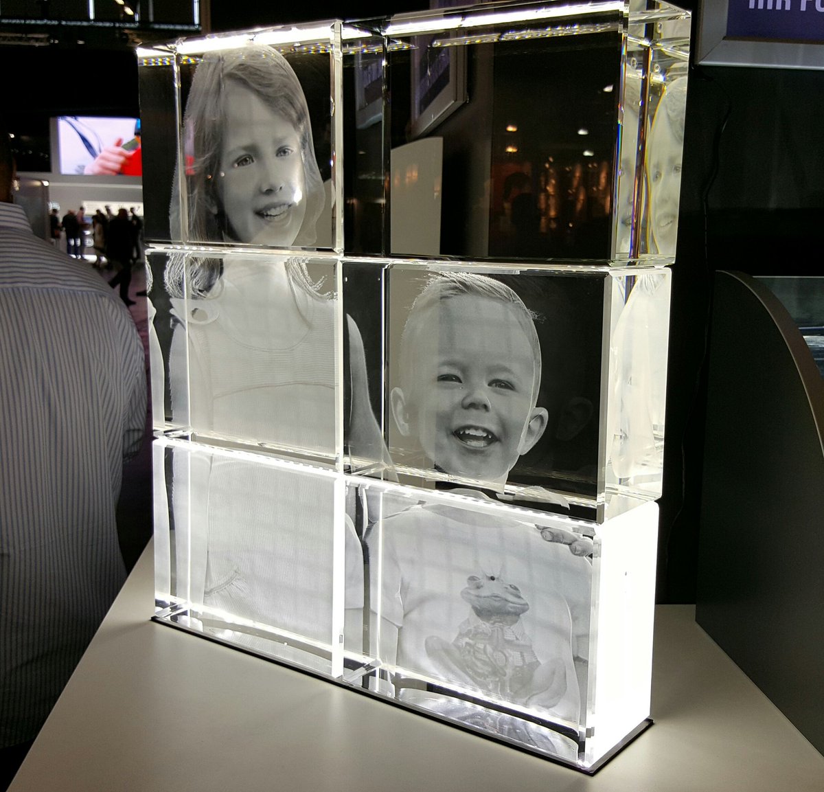 Wusste gar nicht das überdimensionierte Foto-Glas-Bausteine "in" sind ... #photokina2016