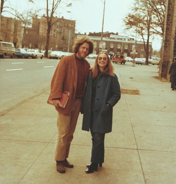 HillaryCt4's tweet photo. Love it! @BillClinton & @HillaryClinton at @YaleLawSch in 1972. #NewHaven #CT #Hillary2016 #ImWithHer #HillaryForCT https://t.co/wuTrhOitnP