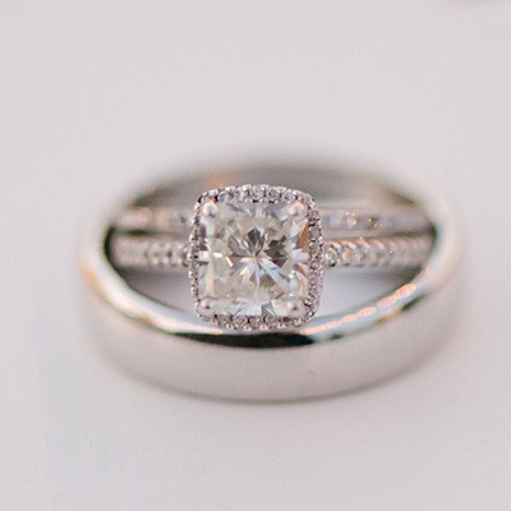 This one is a total eye catcher! 💕 Would you choose this? 💍 Via @jewelryjournal 📷 <a href="/weheart/">WeHeart</a>… bit.ly/2ddGu3s