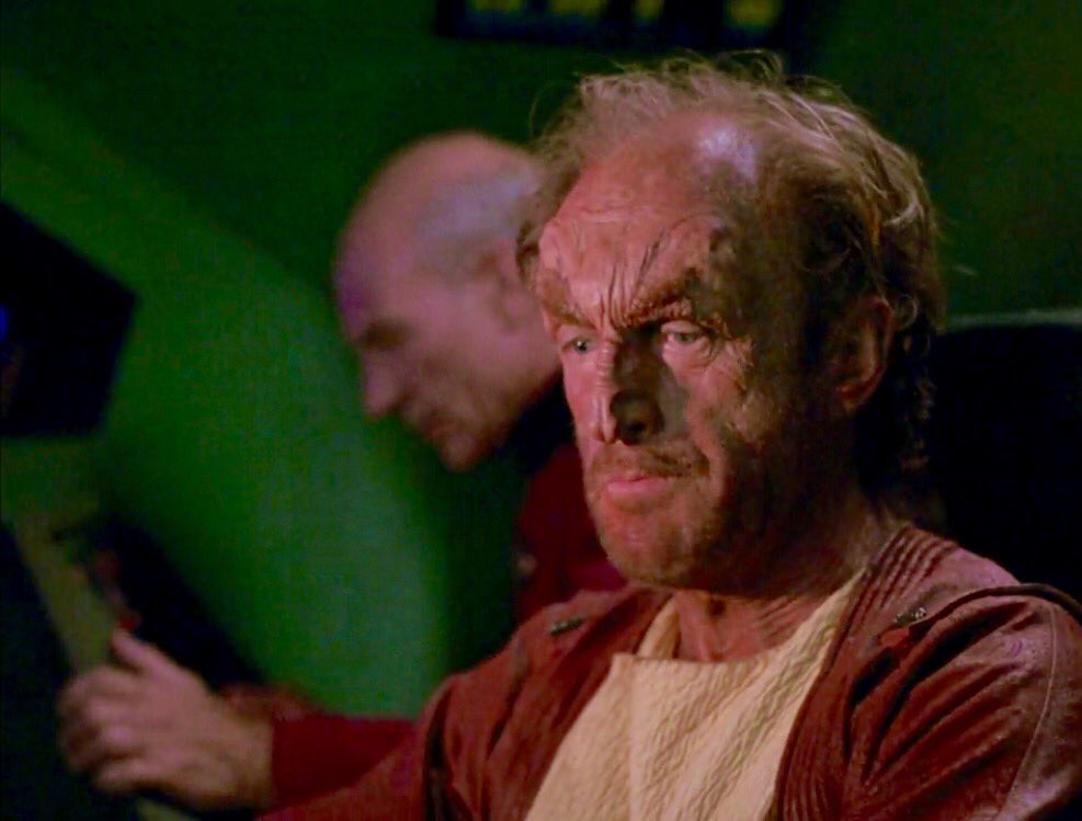 stardreck1701's tweet photo. Hmmm...not sure if he's an alien or just an ugly dude with bad skin... #startrek #startrektng #finalmission #dirgo #picard https://t.co/e2yDiXGUt1