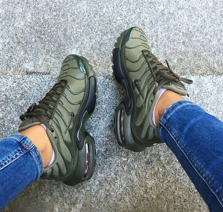 jassssminnne's tweet photo. Who's the plug cause i needz https://t.co/0G63QM8ZqJ