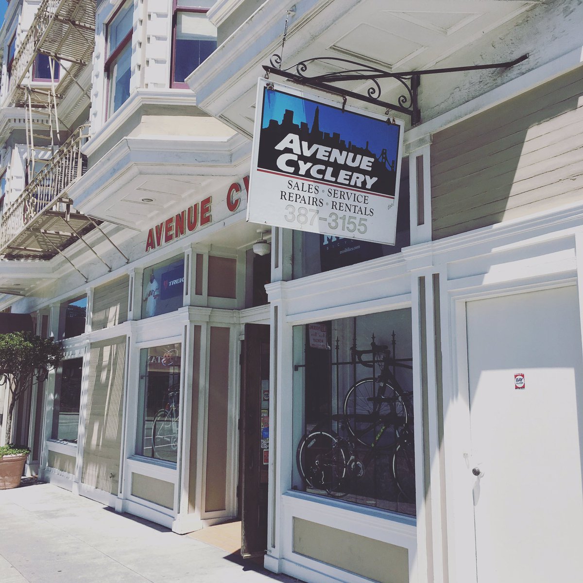 Need a tune up? Stop by #sponsor <a href="/avenuecyclery/">Avenue Cyclery</a> booth space at Carl/Cole on Sunday for help! #bicycle #bikemaintenance #colevalleyfair2016