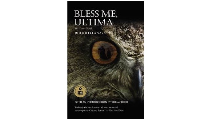 GrandCentralPub's tweet photo. .@POTUS awards @RudolfoAnaya w/2015 National Humanities Medal for BLESS ME, ULTIMA! Watch: https://t.co/LtWiPph8QE https://t.co/XeIp0E5Thf