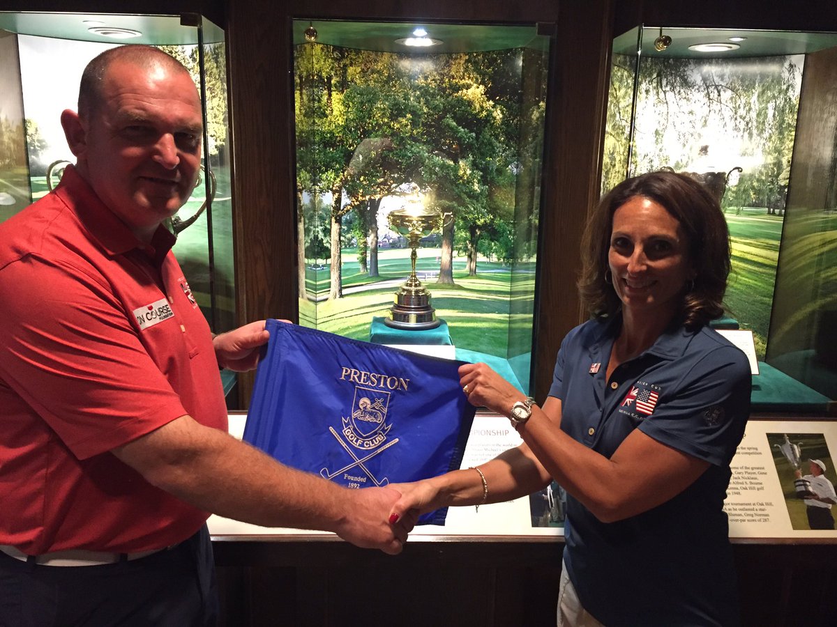 SimpsonCupGB's tweet photo. @davehughes47 presents the @PrestonGolfClub flag to @OakHillCC... #SimpsonCup2016 @OnCourseCharity https://t.co/Il33IIhkQE