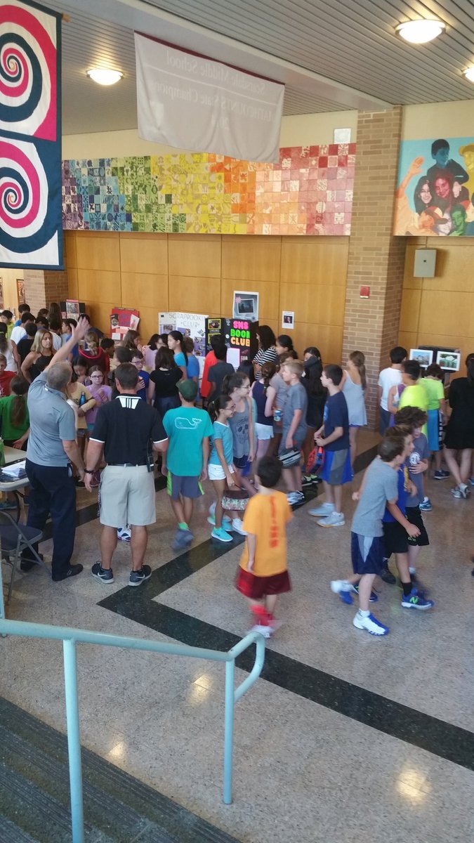smsmcdermott's tweet photo. 6th graders signing up for after school clubs. #scarsdalemspride https://t.co/ADwekyHu4B