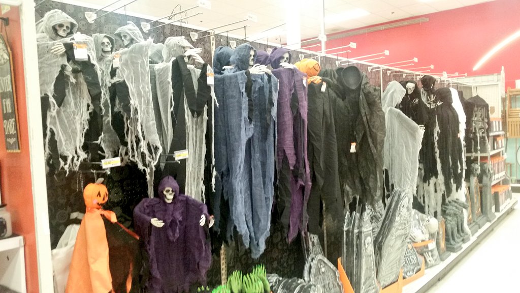 RaquelSapphire's tweet photo. No outs in decor! Had a purge party last night. Thanks @ben_negrete for the help! @Ricky_Fair_TGT we heard you! https://t.co/oihp0alu7L